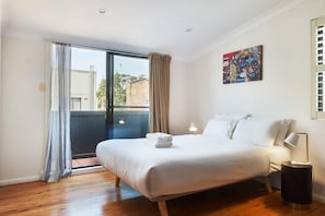2 dormitorios, tabla de planchar con plancha, wifi y ropa de cama