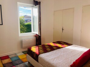 4 soverom, reiseseng for barn, wi-fi (inkludert) og sengetøy