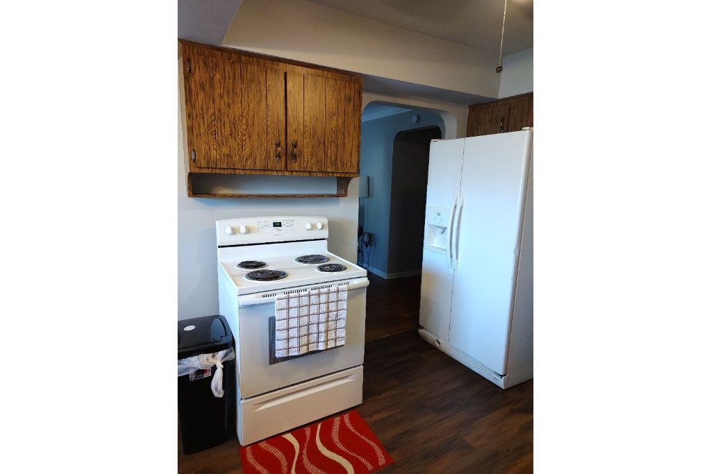 Entire house, quiet street, close to metropark!