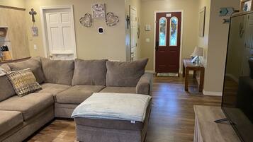 Smart TV, DVD player, books, stereo