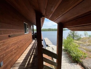 Terrace/patio - The Loon Cabin-Off Grid Escape (Temiskaming Shores)
