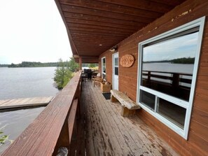 Terrace/patio - The Loon Cabin-Off Grid Escape (Temiskaming Shores)
