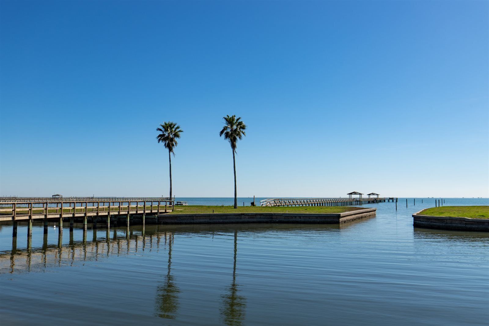 Condo (2 Bedrooms) | Property amenity