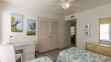 Condo (2 Bedrooms) | Property amenity