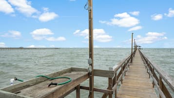 Condo (2 Bedrooms) | Property amenity