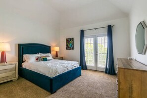 4 Schlafzimmer, Schreibtisch, WLAN