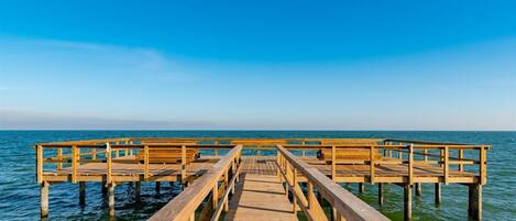 Condo (2 Bedrooms) | Property amenity