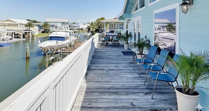 Sandy Oasis by Miss Kitty’s