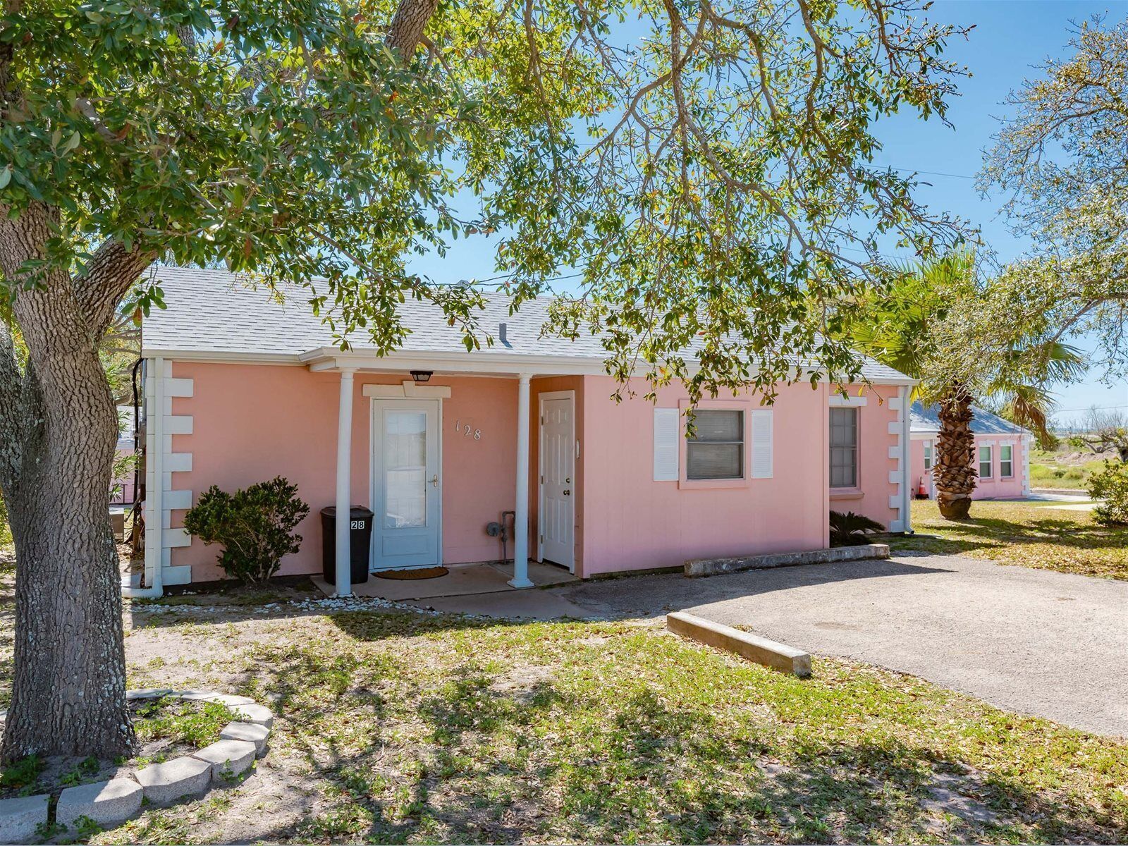 Condo (2 Bedrooms) | Property amenity