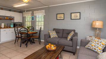 Condo (2 Bedrooms) | Mặt tiền nơi lưu trú