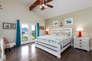 House (4 Bedrooms) | Property amenity - The Cat's Meow by Miss Kitty’s (Rockport)