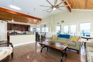Property amenity - The Cat's Meow by Miss Kitty’s (Rockport)