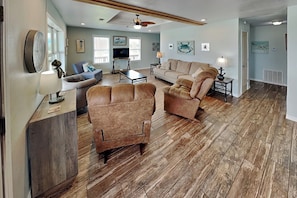 House (3 Bedrooms) | Property amenity - Waterfront Escape by Miss Kitty’s (Rockport)