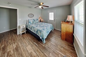 House (3 Bedrooms) | Property amenity - Waterfront Escape by Miss Kitty’s (Rockport)