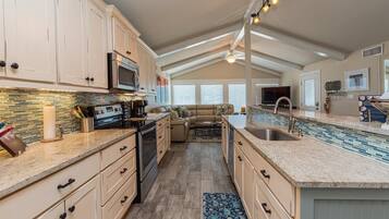 House (3 Bedrooms) | Property amenity