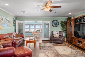 House (4 Bedrooms) | Property amenity - Texas Tiki by Miss Kitty’s (Rockport)