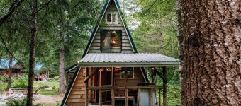 The A-Frame @ SkyCamp: Classic cabin with Hot Tub and BBQ near Stevens Pass