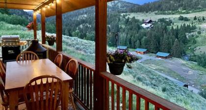 'Mammoth Overlook of Yellowstone' Mountain Views! Near North Entrance!