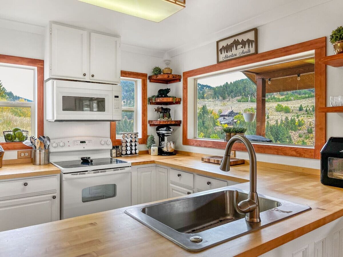 雪櫃、微波爐、焗爐、爐具