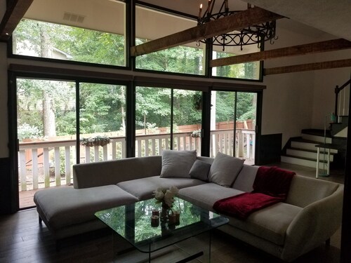 panoramic views, large hot tub / jacuzzi, cozy