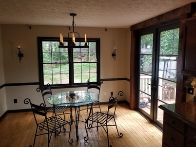 panoramic views, large hot tub / jacuzzi, cozy