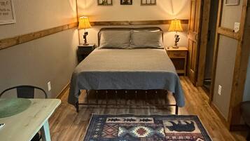 1 habitación, tabla de planchar con plancha, wifi gratis y ropa de cama