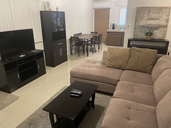 TV - Centrally Located 2 bed 1 bath apartment! Great Value (Sinajana)