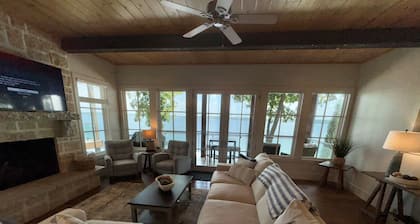 Grand Waterfront-Luxury 4-Level Lakefront Retreat, Hot Tub, Community Pool