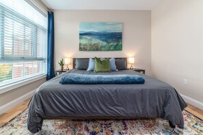 2 habitaciones, tabla de planchar con plancha y cuna de viaje 