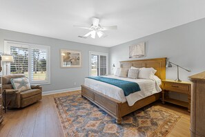 3 habitaciones, escritorio, internet y ropa de cama 