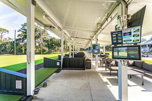 Property grounds - Family Villa w/ Large Deck&Golf Views, Near Pool/Beach, Bikes (Hilton Head Island)