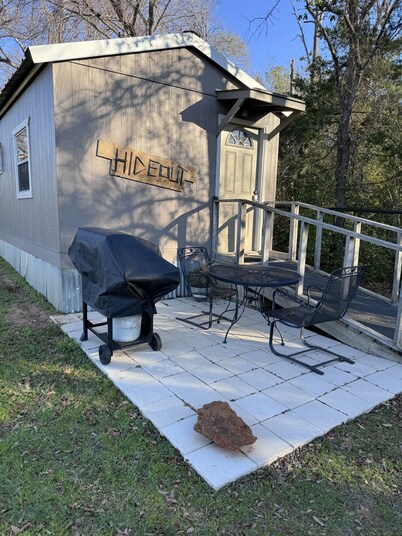 The Hideout<br>Less than 5 minutes from Lake Palestine