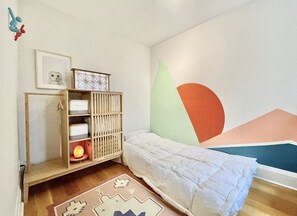 2 bedrooms, desk, free WiFi, bed sheets