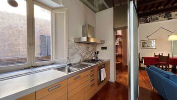 Réfrigérateur, four, plaque de cuisson, lave-vaisselle