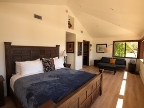 4 bedrooms, bed sheets