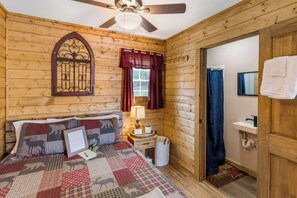 2 bedrooms, free WiFi, bed sheets, wheelchair access - Cabin 3, the delightful Joy cabin in the heart of Moravian Falls, NC (Moravian Falls)