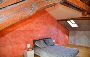 5 chambres, accès au Wi-Fi (inclus), literie fournie