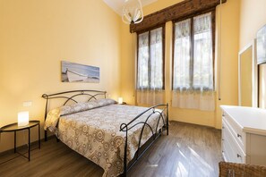 4 bedrooms, WiFi, bed sheets