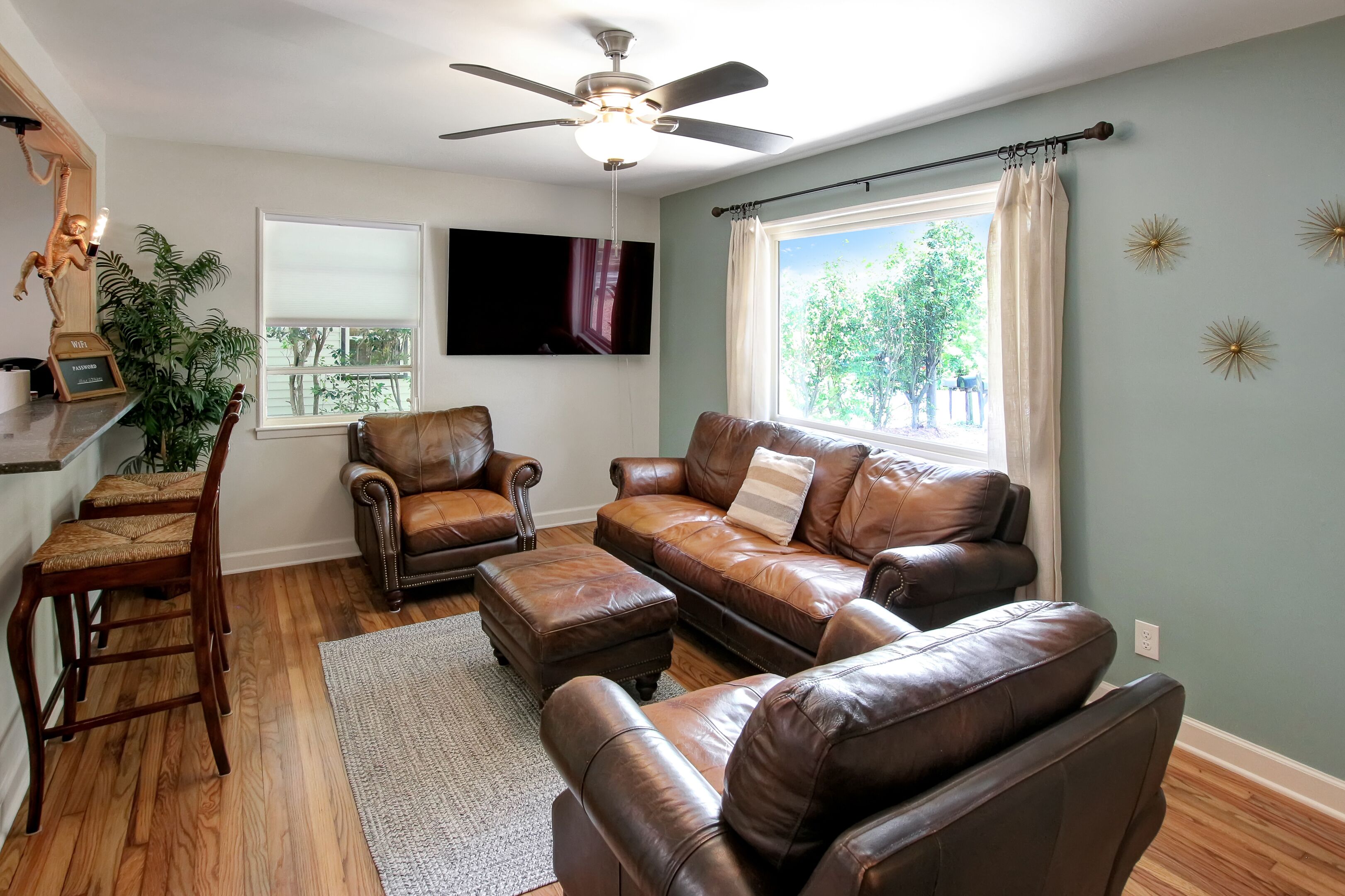 Boho House Mins To Downtown & Tybee Island + Pet Friendly 
