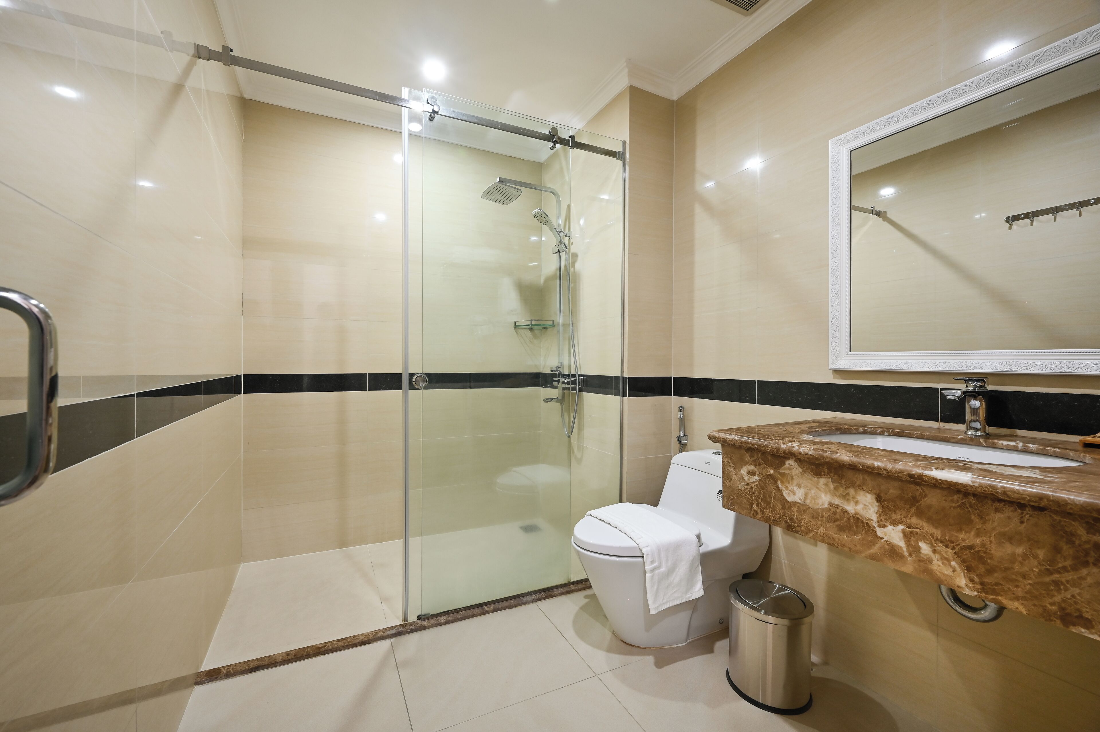 Photo - The River Park Hotel