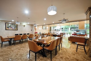 Food court