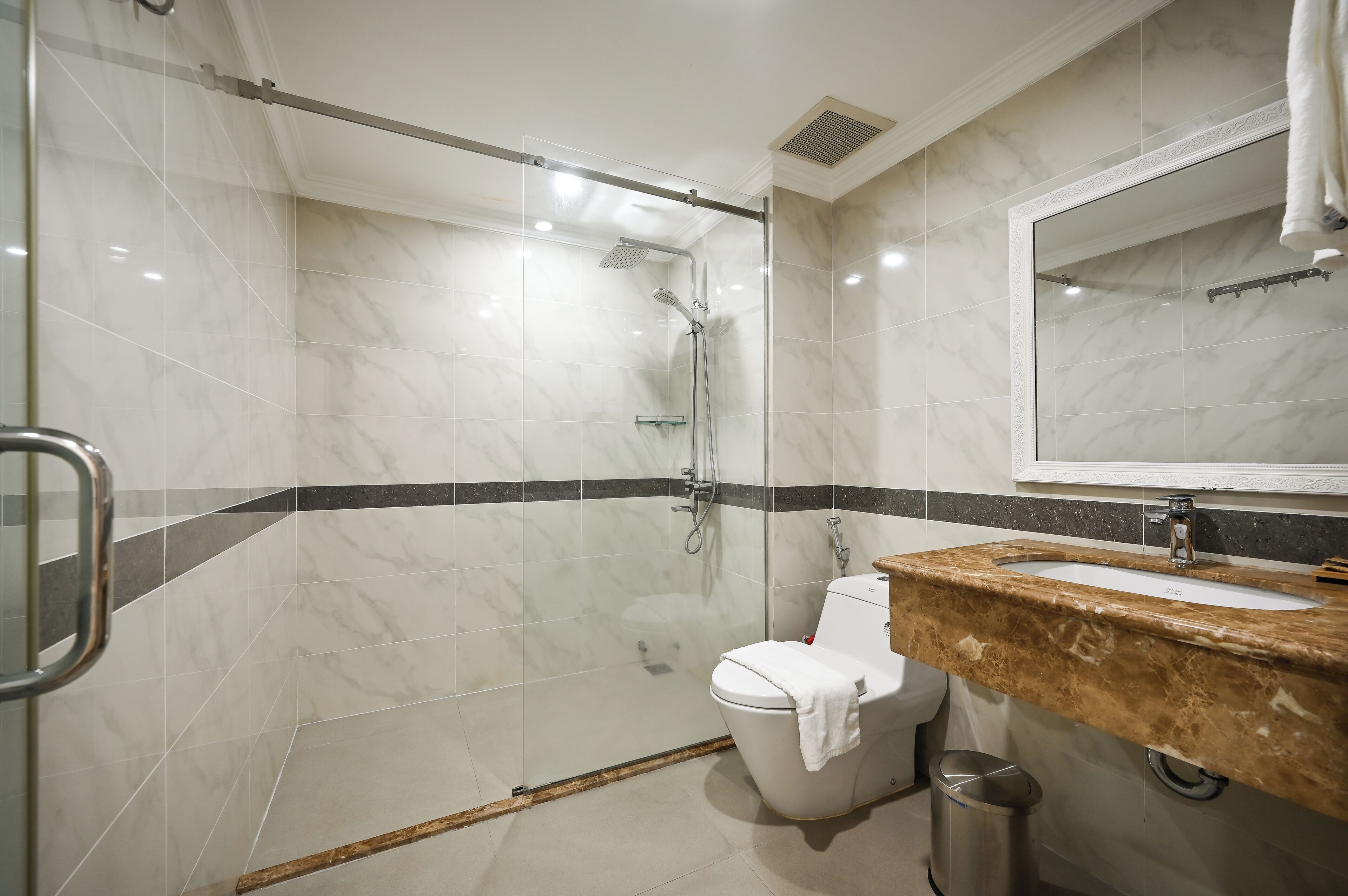 Photo - The River Park Hotel