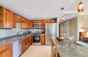 冰箱、微波炉、烤箱、炉灶