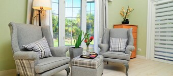 Spacious Open Concept Large family house with 3 bedrooms. Amazing space. 