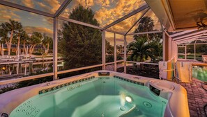 Bain à remous intérieur