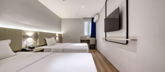 7 Days Premium (Chongqing Beibei Light Rail Terminal Southwest University)