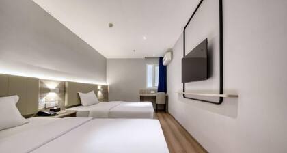 7 Days Premium (Chongqing Beibei Metro Southwest University Store)