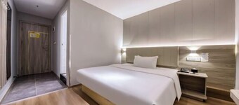 7 Days Premium (Chongqing Beibei Metro Southwest University Store)