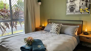 4 dormitoris, planxa i posts de planxar i un bressol de viatge