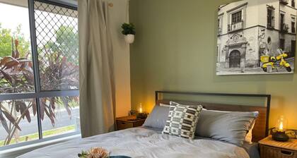 Royal Romanesque holiday house in Dakabin / 3 min to shops